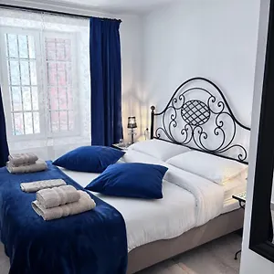 Shanti's Andalusian Málaga